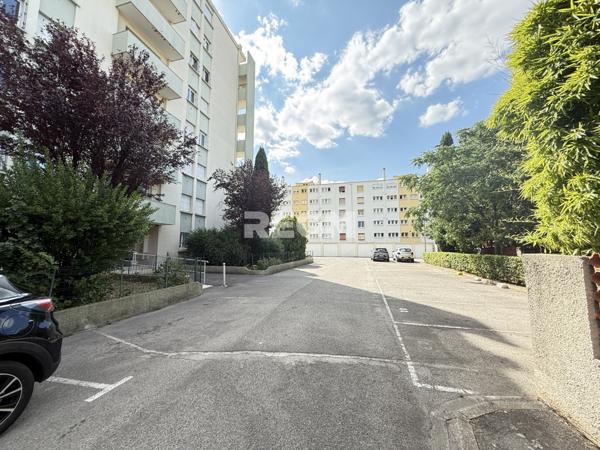 Montpellier (34070) Appartement de type 3 avec parking privatif