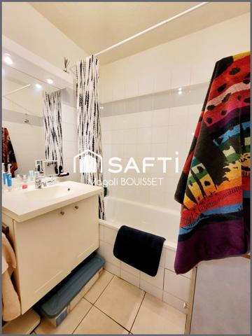 Appartement T2 de 40m², terrasse, place de parking aérien vendu loué.