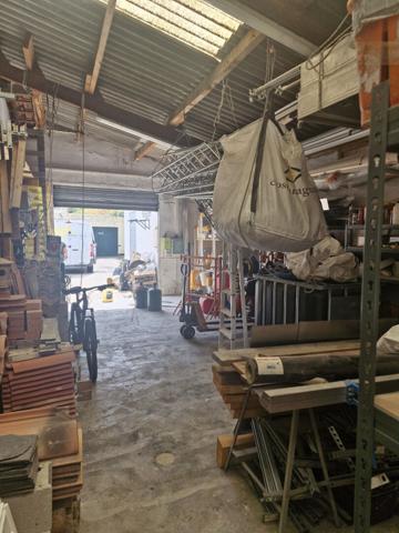 LOCAL PROFESSIONNEL SOLLIES VILLE 134 M²