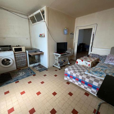 Centre-ville, immeuble 15 lots.