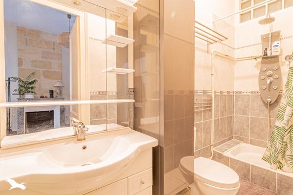 Appartement à vendre |                                       Bordeaux |                                        2 pièces  |  46 m²