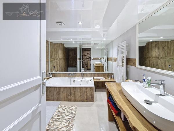 Rodez (12000) À Vendre - Maison en Pierres avec Cachet et Matériaux de Qualité