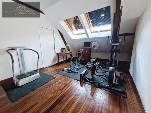 Rodez (12000) À Vendre - Maison en Pierres avec Cachet et Matériaux de Qualité