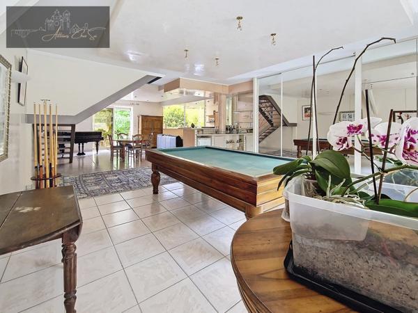 Rodez (12000) À Vendre - Maison en Pierres avec Cachet et Matériaux de Qualité