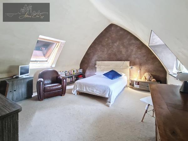 Rodez (12000) À Vendre - Maison en Pierres avec Cachet et Matériaux de Qualité