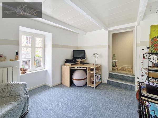 Rodez (12000) À Vendre - Maison en Pierres avec Cachet et Matériaux de Qualité