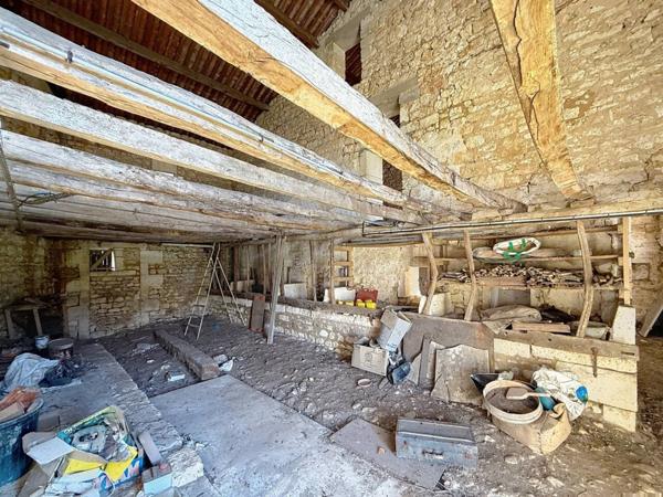Bien immobilier à vendre 3 pièces de 200 m²