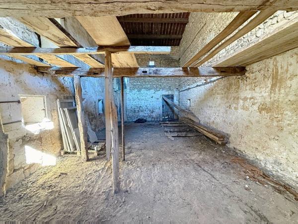 Bien immobilier à vendre 3 pièces de 200 m²