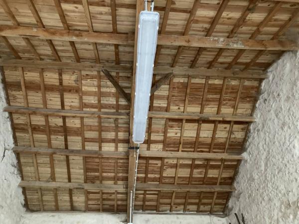 Bien immobilier à vendre 3 pièces de 200 m²