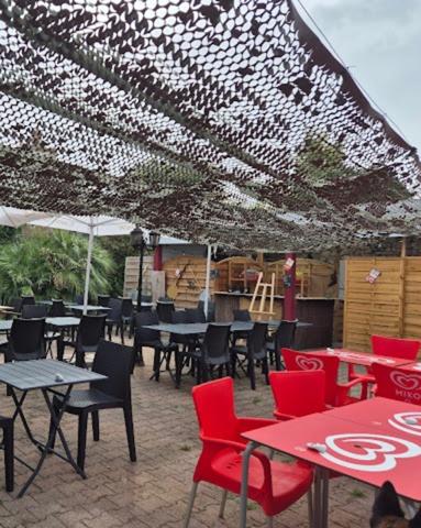 Fonds de commerce à vendre GUINGAMP (22), PIZZERIA - RESTAURANT 60 couverts + grande terasse fermée et au calme - CA 250k€