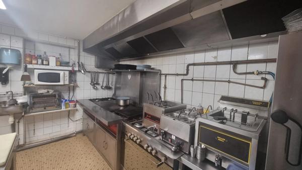Fonds de commerce à vendre GUINGAMP (22), PIZZERIA - RESTAURANT 60 couverts + grande terasse fermée et au calme - CA 250k€