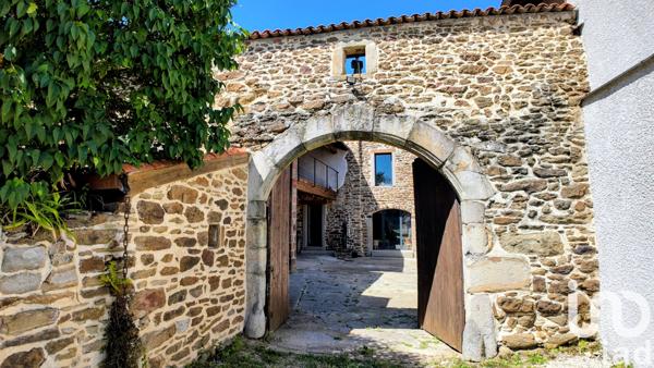 Maison à vendre 8 pièces 270 m² Saint-Chamond