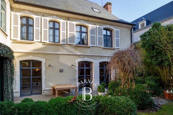 Amiens, Hôtel particulier 5 Chambres -  230 m² à vendre