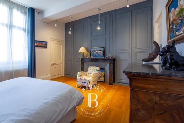 Amiens, Hôtel particulier 5 Chambres -  230 m² à vendre