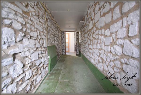 Proche Neuilly-Saint Front 6km- à vendre maison en pierre mitoyenne 15min de VILLERS-COTTERETS - 85m2 - 2 pièces- 1 chambre– grenier – -Terrain 164