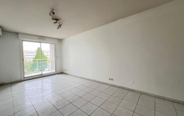 Vente Appartement P2 type2-terrasse-parking- Marseille 5ème