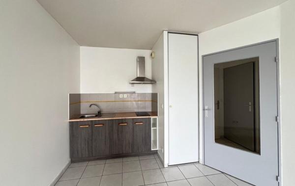 Vente Appartement P2 type2-terrasse-parking- Marseille 5ème