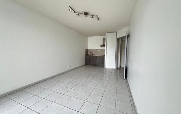 Vente Appartement P2 type2-terrasse-parking- Marseille 5ème