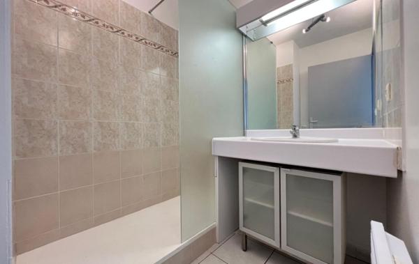 Vente Appartement P2 type2-terrasse-parking- Marseille 5ème