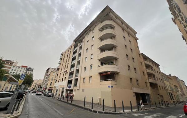 Vente Appartement P2 type2-terrasse-parking- Marseille 5ème