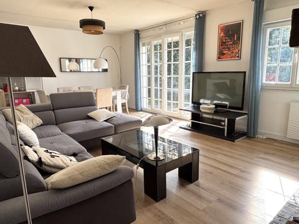 Spacieuse maison 6 pièces avec jardin à proximité du centre-ville