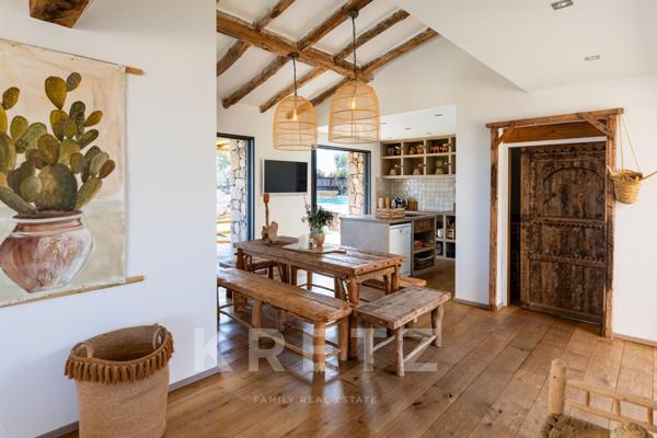 Villa type bergerie avec piscine et Vue mer