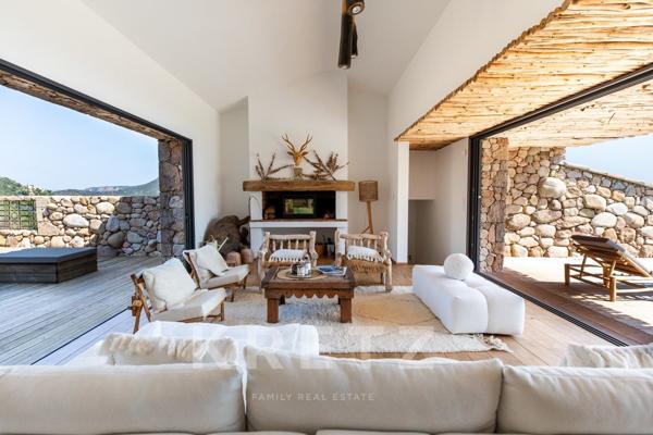 Villa type bergerie avec piscine et Vue mer