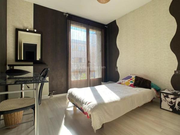 Location                                                      Appartement
                        
                     4 pièces                      84 m2                     à Albi