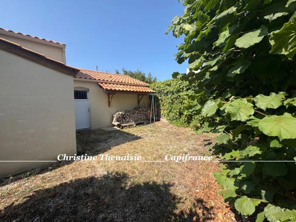 A VENDRE Maison de PLAIN-PIED 4 chambres - Garage- Terrain arboré et sans vis-à-vis - Proche de tous les commerces SAINT GILLES CROIX DE VIE (85)