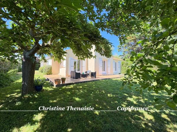 A VENDRE Maison de PLAIN-PIED 4 chambres - Garage- Terrain arboré et sans vis-à-vis - Proche de tous les commerces SAINT GILLES CROIX DE VIE (85)