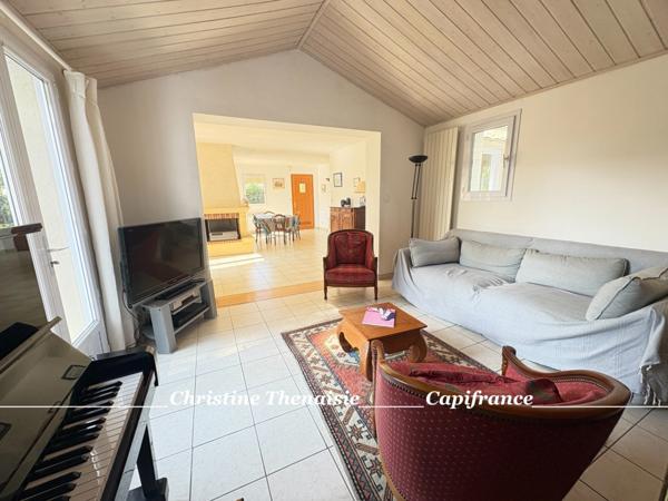 A VENDRE Maison de PLAIN-PIED 4 chambres - Garage- Terrain arboré et sans vis-à-vis - Proche de tous les commerces SAINT GILLES CROIX DE VIE (85)