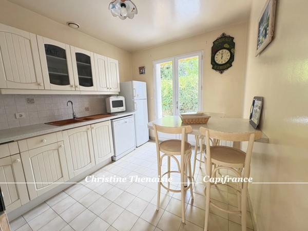 A VENDRE Maison de PLAIN-PIED 4 chambres - Garage- Terrain arboré et sans vis-à-vis - Proche de tous les commerces SAINT GILLES CROIX DE VIE (85)