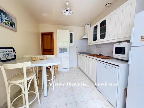 A VENDRE Maison de PLAIN-PIED 4 chambres - Garage- Terrain arboré et sans vis-à-vis - Proche de tous les commerces SAINT GILLES CROIX DE VIE (85)