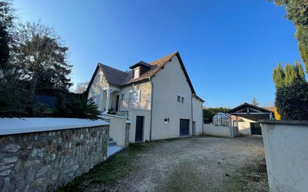 Maison à vendre    5 pièces •  Mézières-sur-Seine