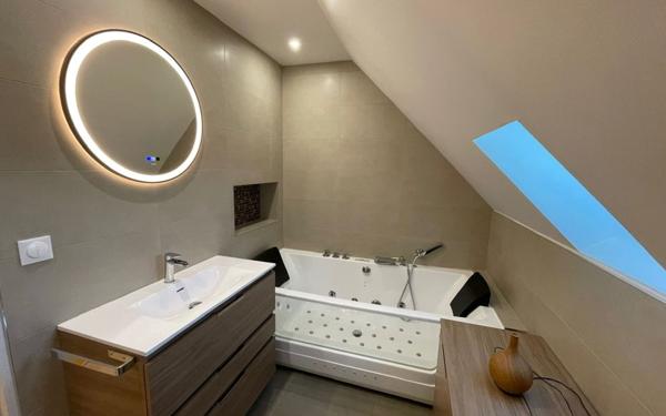 Maison à vendre    5 pièces •  Mézières-sur-Seine