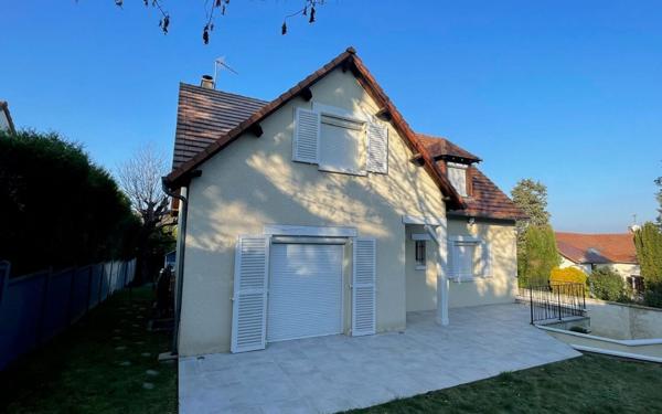 Maison à vendre    5 pièces •  Mézières-sur-Seine