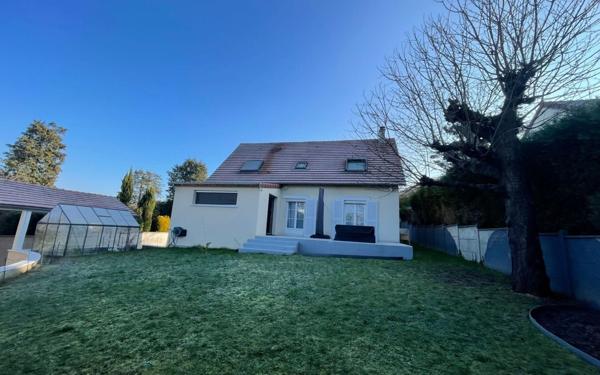 Maison à vendre    5 pièces •  Mézières-sur-Seine