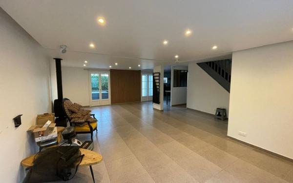 Maison à vendre    5 pièces •  Mézières-sur-Seine