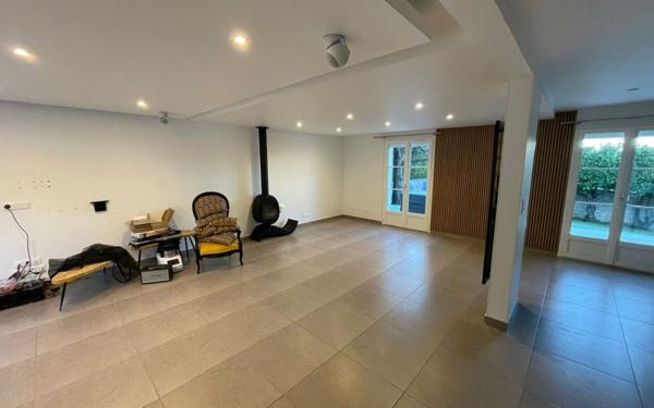 Maison à vendre    5 pièces •  Mézières-sur-Seine