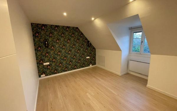 Maison à vendre    5 pièces •  Mézières-sur-Seine