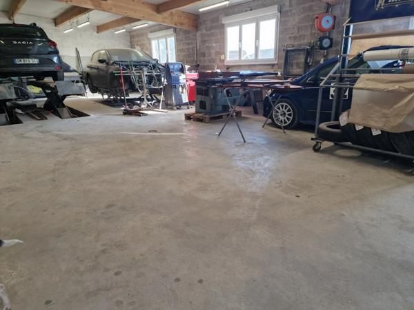 Fonds de commerce GARAGE / ENTRETIEN AUTOMOBILES de 900 m2 avec PARKING BUREAUX à vendre proche de XERTIGNY (88)