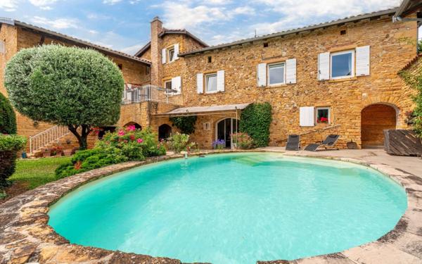 Maison à vendre    5 pièces • 212 m2 Pouilly-le-Monial