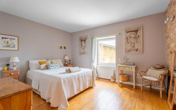 Maison à vendre    5 pièces • 212 m2 Pouilly-le-Monial