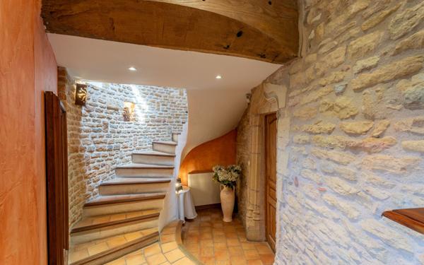 Maison à vendre    5 pièces • 212 m2 Pouilly-le-Monial