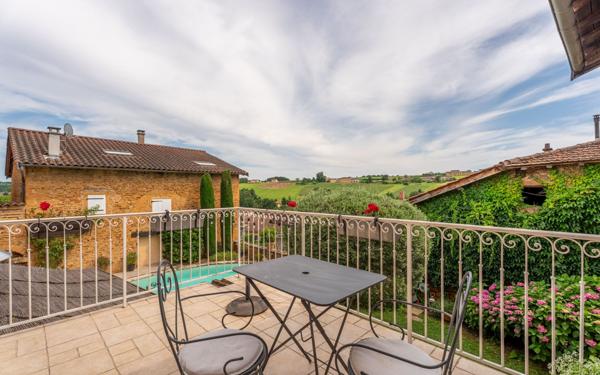 Maison à vendre    5 pièces • 212 m2 Pouilly-le-Monial