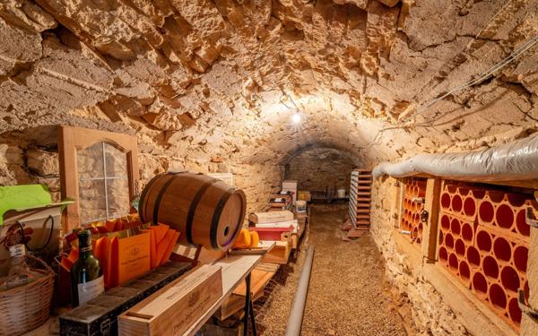 Maison à vendre    5 pièces • 212 m2 Pouilly-le-Monial