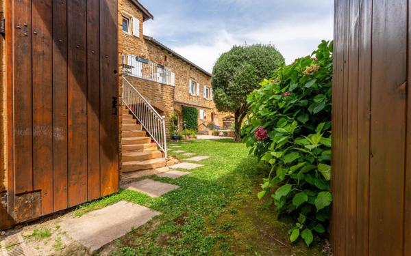 Maison à vendre    5 pièces • 212 m2 Pouilly-le-Monial