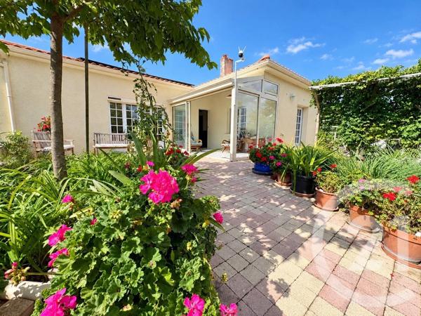 Maison à vendre  4 pièces - 181,53 m 2   COEX  - 85