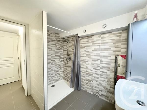 Maison à vendre  4 pièces - 181,53 m 2   COEX  - 85