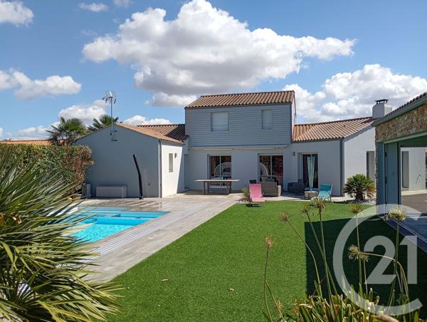 Maison à vendre  4 pièces - 181,53 m 2   COEX  - 85